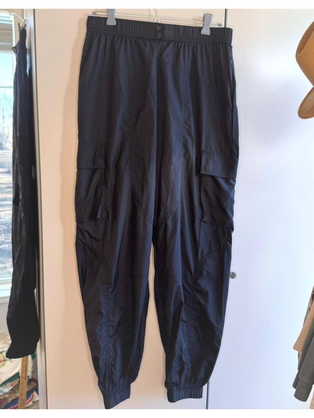 Fabletics Black ABC 3.0 Cargo Jogger Pants Medium